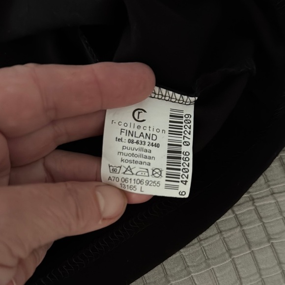 R Collection Black Graphic T-Shirt Vintage Finnish Design Size L - Picture 3 of 7